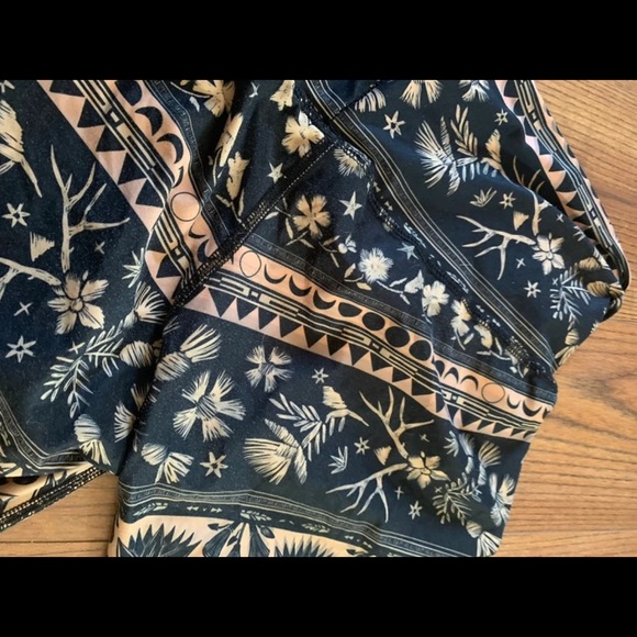 Teeki Hotpants Leggings for hot yoga hotworx - Picture 4 of 5